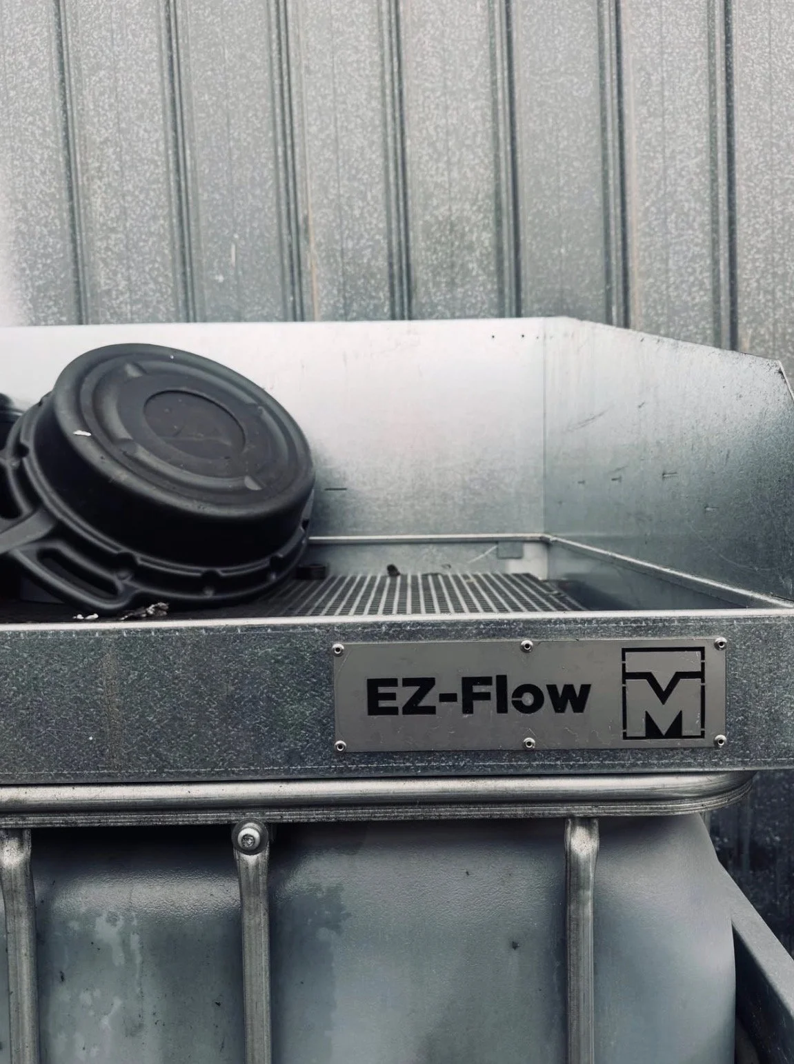 EZ-Flow base tray with Splashguard