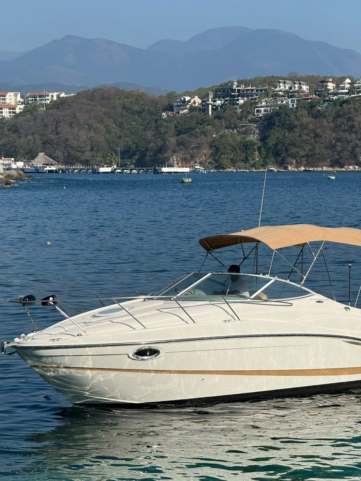 Yate B2 Huatulco expediciones maritimas terrestres.jpeg