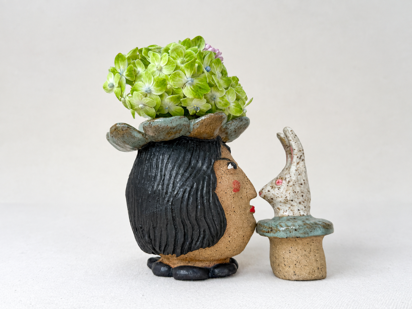 rabbittop-kiss.png