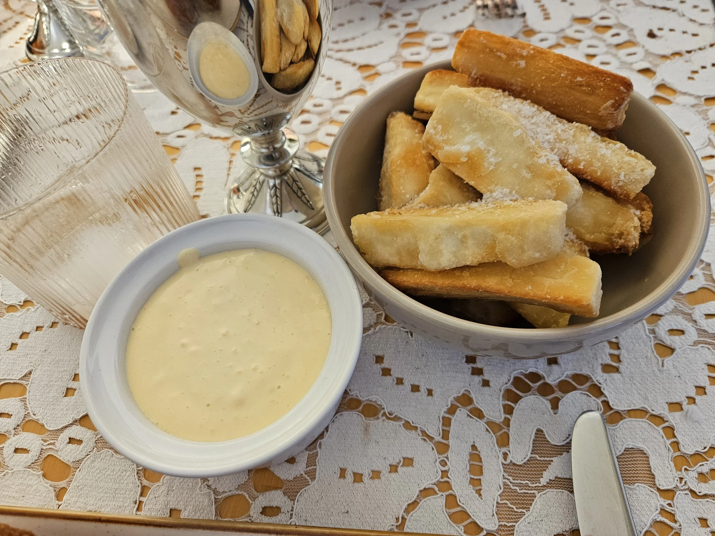 Manioca e salsa aioli