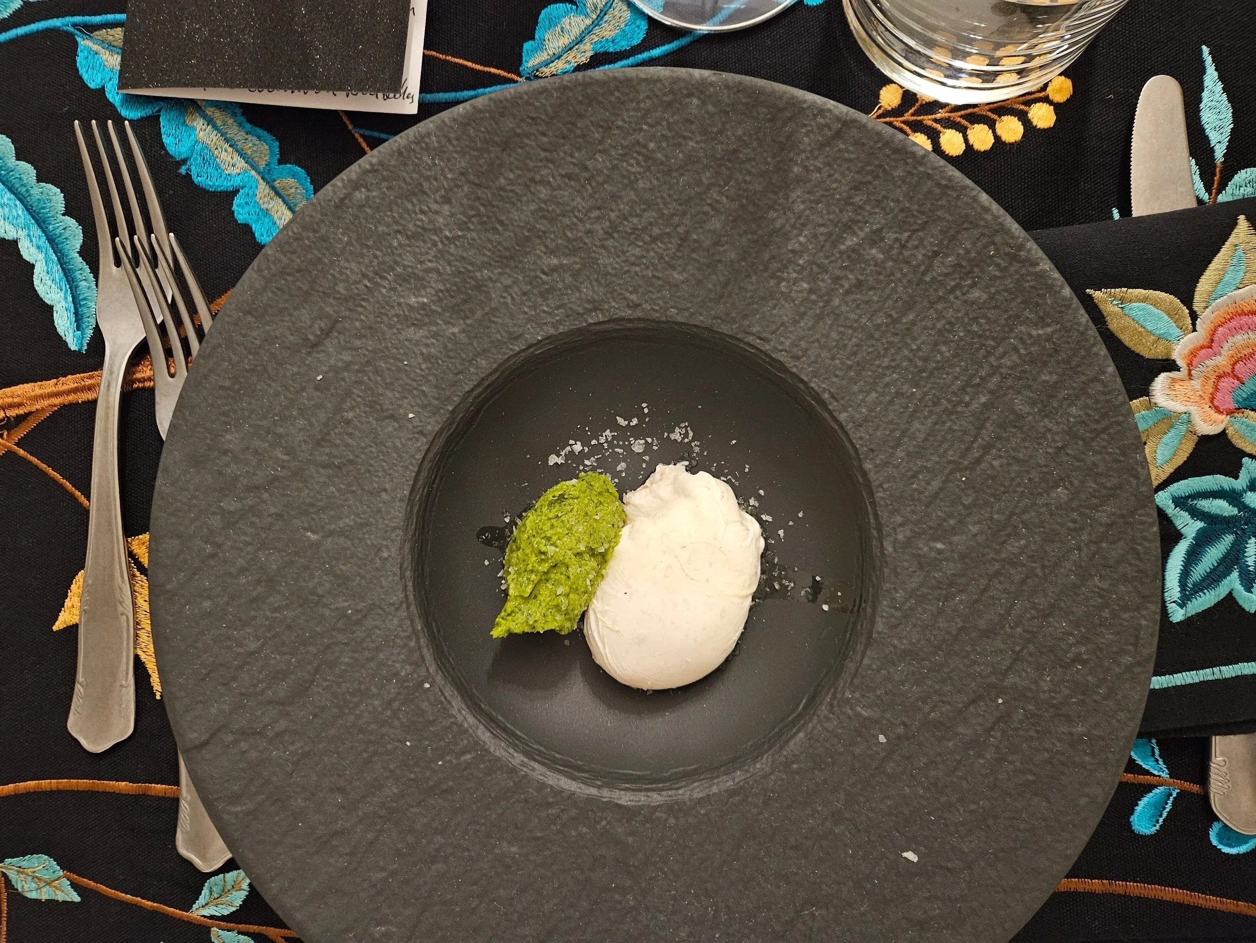 Uovo in camicia e salsa verde
