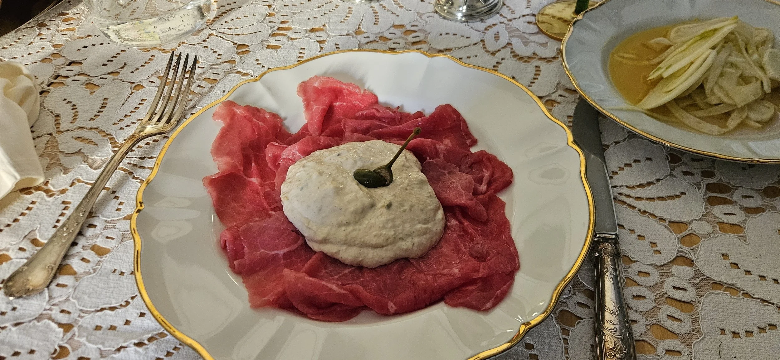 carpaccio alla salsa tonnata