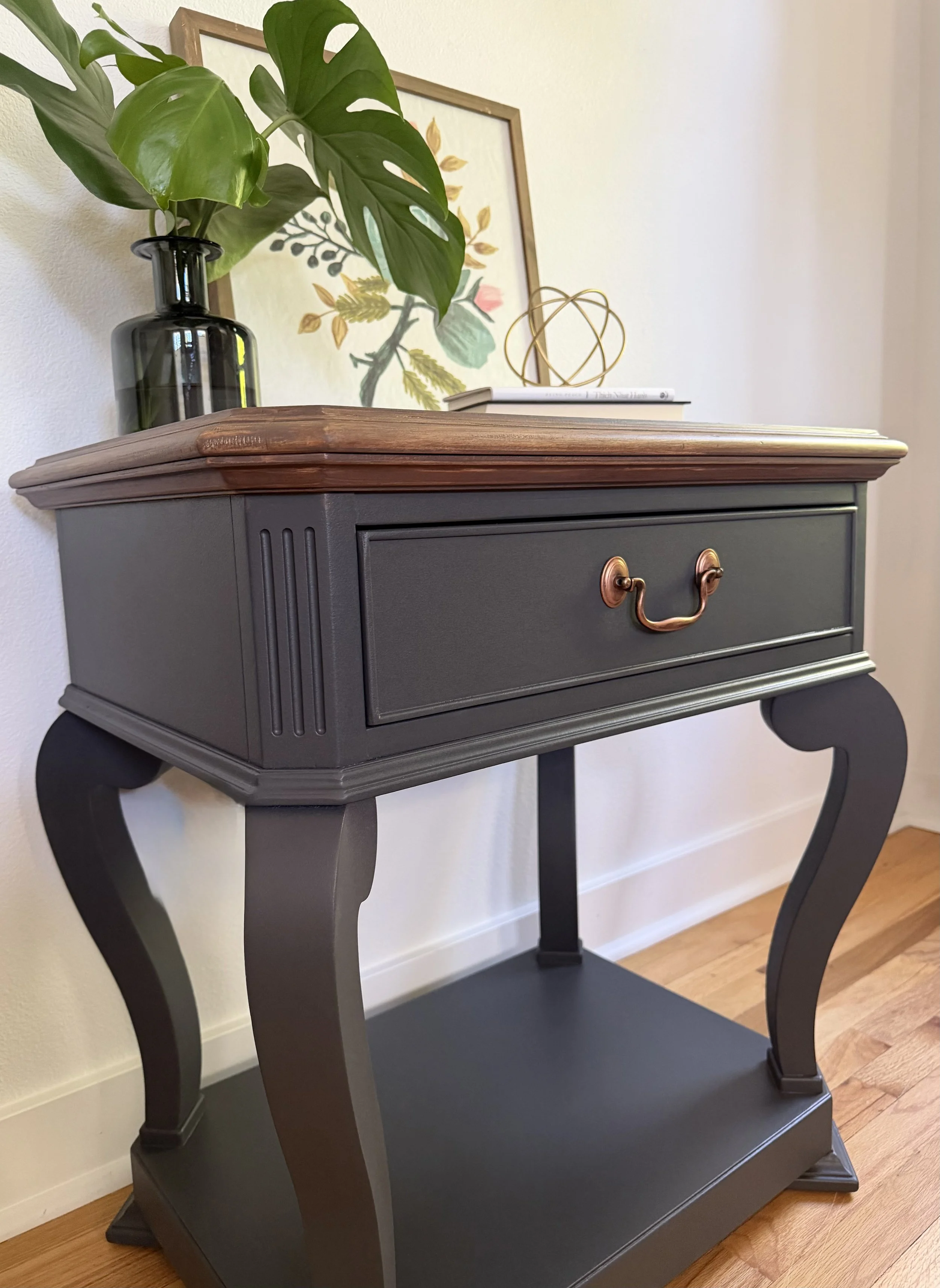 Thomasville Nightstand / Accent Table