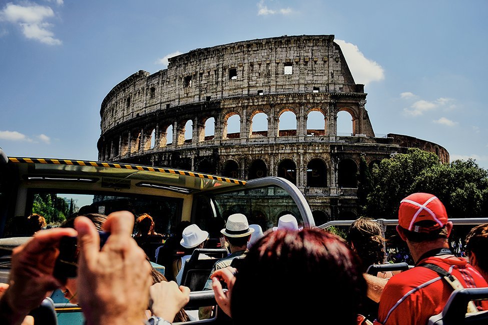 Tourist in Rome Coloseum