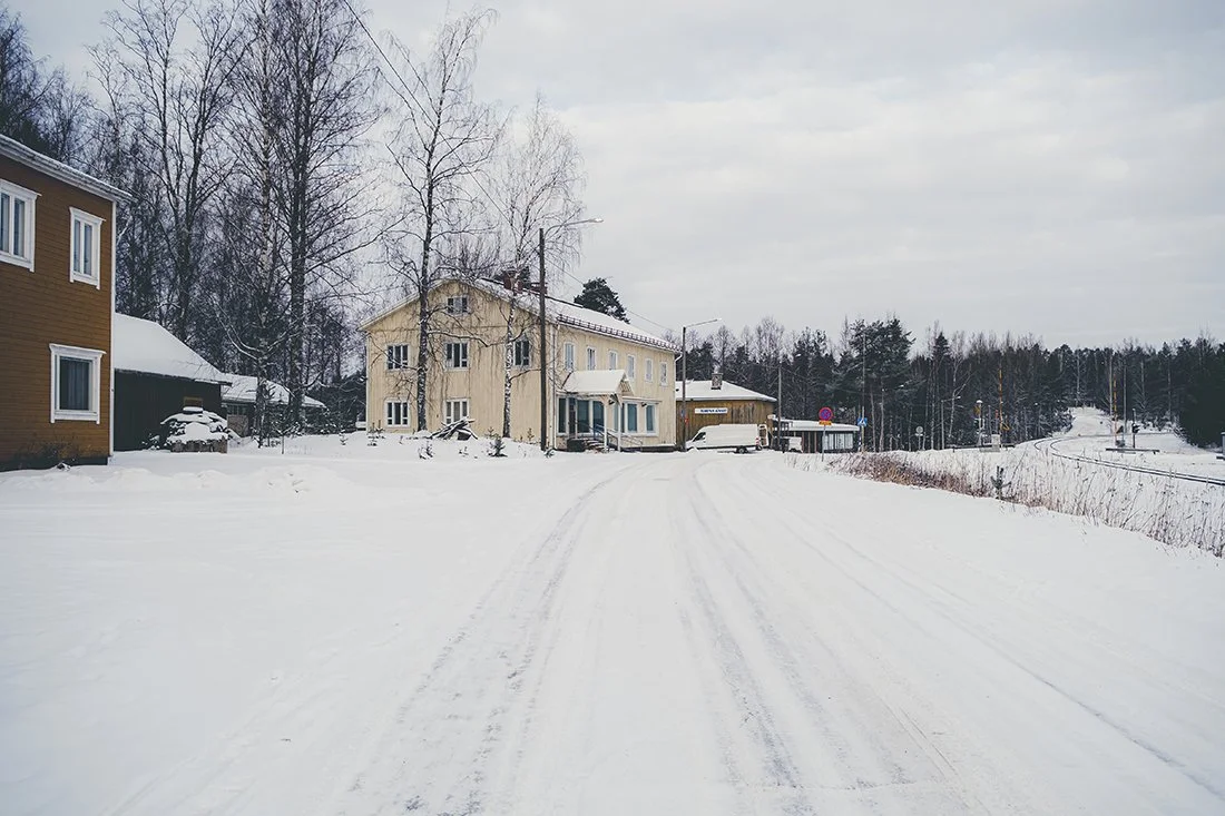 Valokuvia Kolhosta. Tehtaantie Kolhossa
