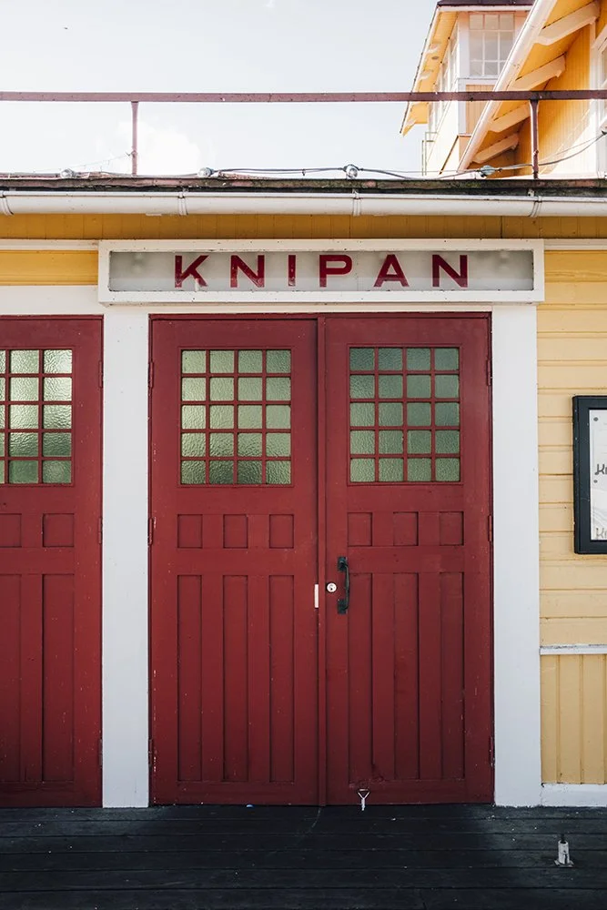 Knippanin punainen ovi Tammisaaressa