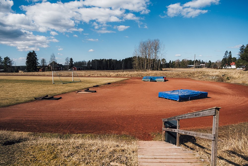 Valokuvia Sahalahden urheilukentältä. Valokuvia Kangasalan sahalahdelta