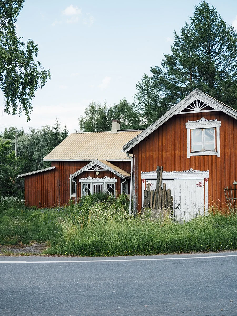 Punainen puutalo. Valokuvia Eurajoelta.