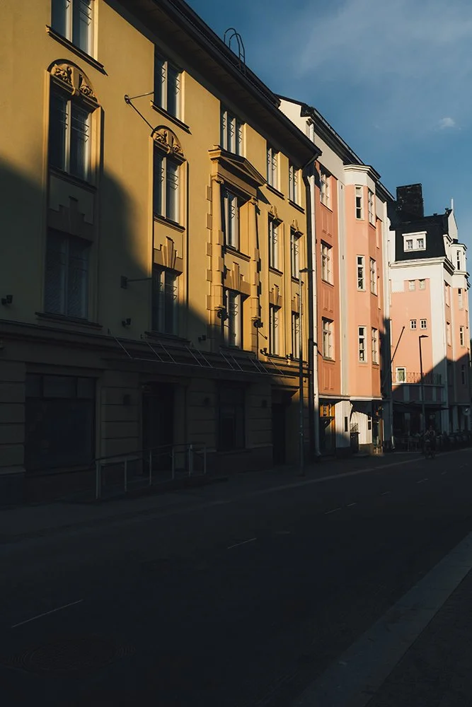 Pakkahuoneenkatu Oulussa. Kesäinen Oulu.