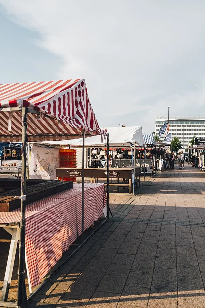 Oulun kauppatori. Kuvia kesäisestä Oulusta