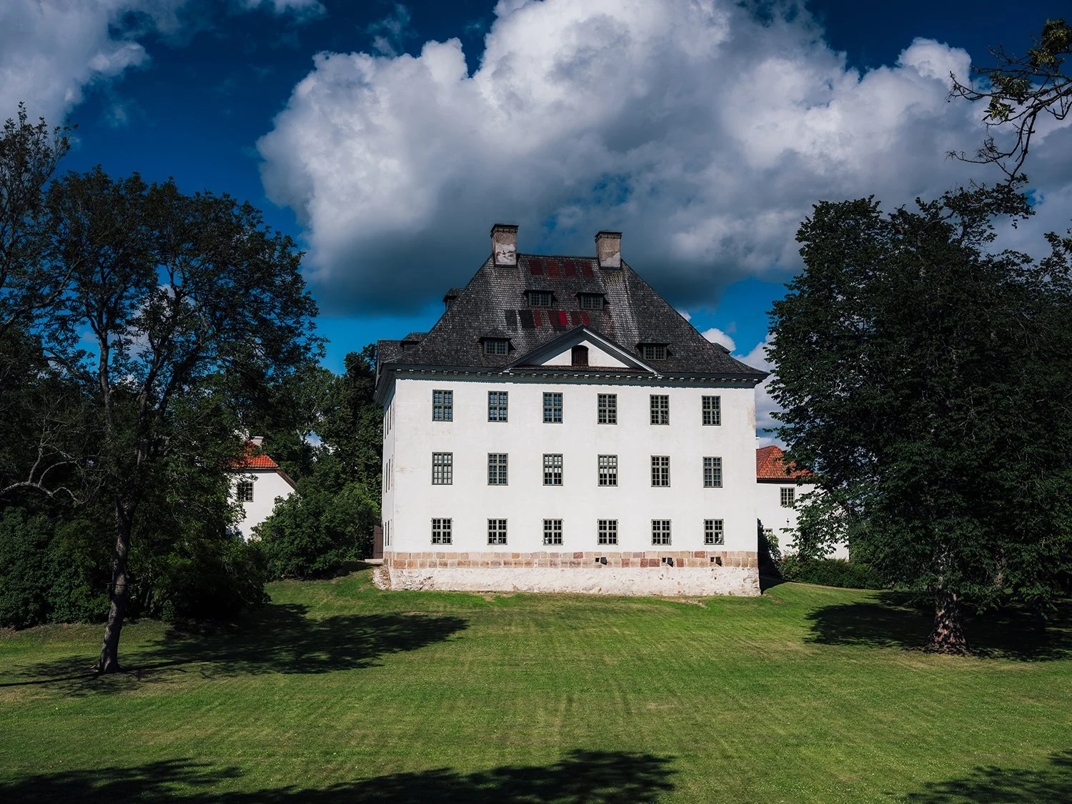 Louhisaaren Kartanolinna - Valokuvia Suomalaisista rakennuksista