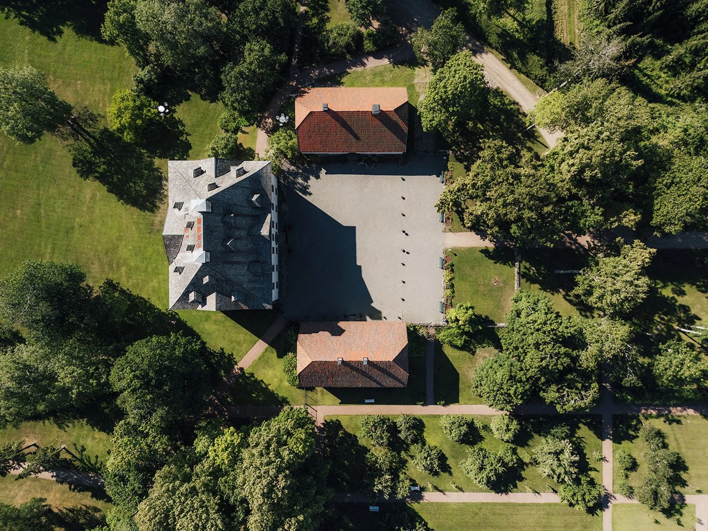 Dronekuvia Suomesta - Louhisaaren kartanolinna