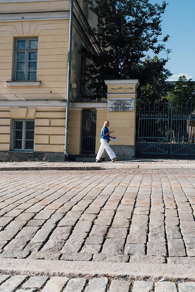 Ihmisiä Hämeenlinnassa