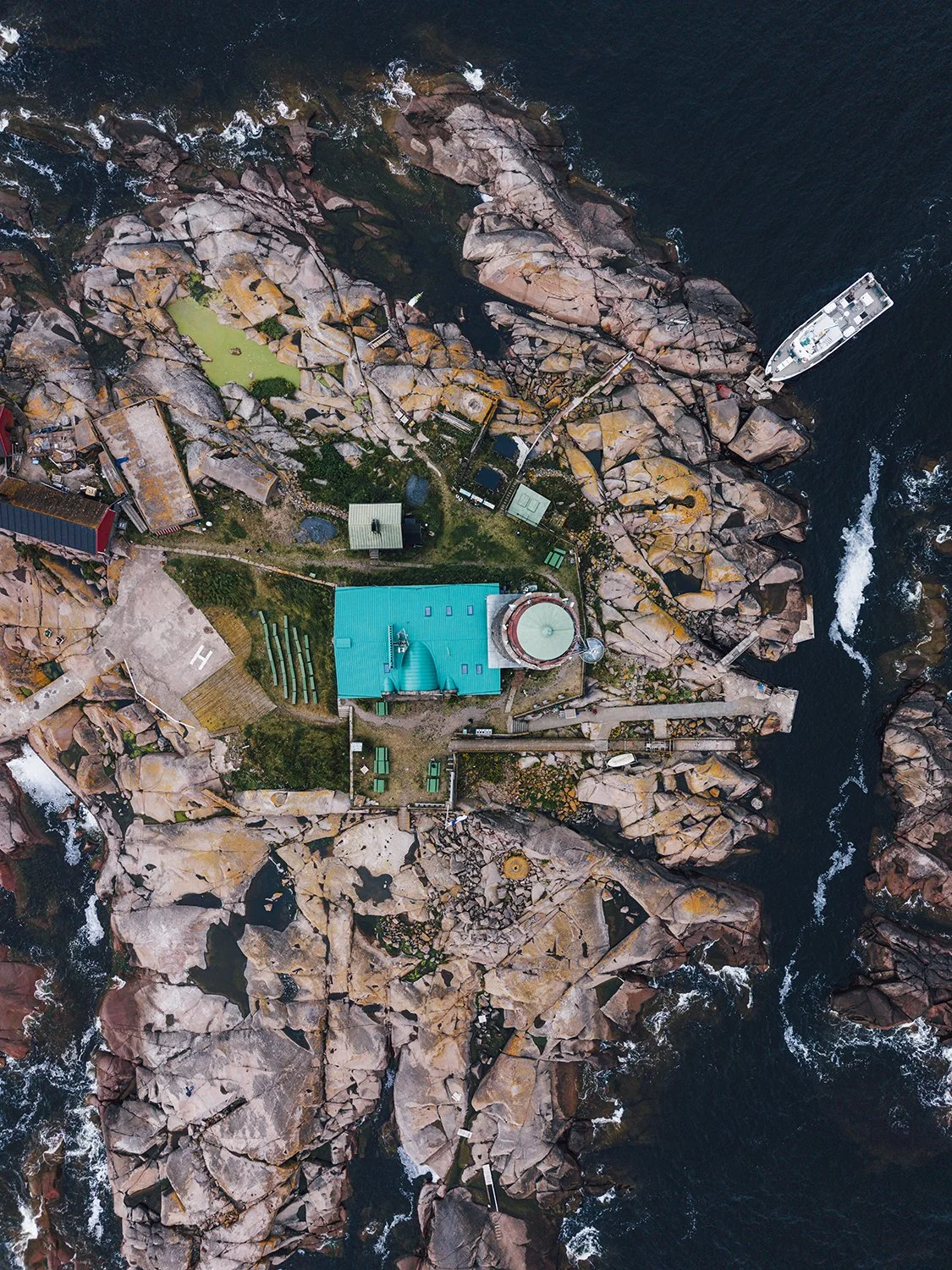 Dronekuva Bengtskärin majakalta. Kaunis Suomi.