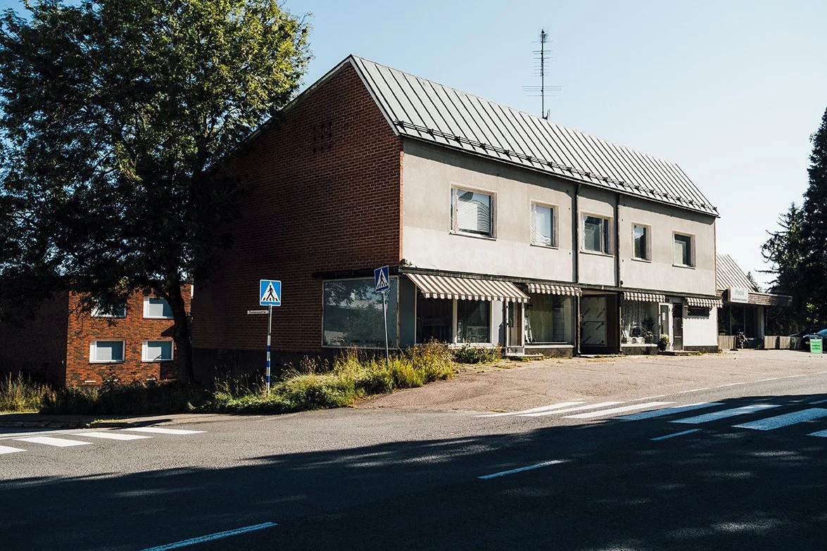 Rakennus Vanha Tampereentiellä ikaalisissa. Valokuvia Ikaalisista