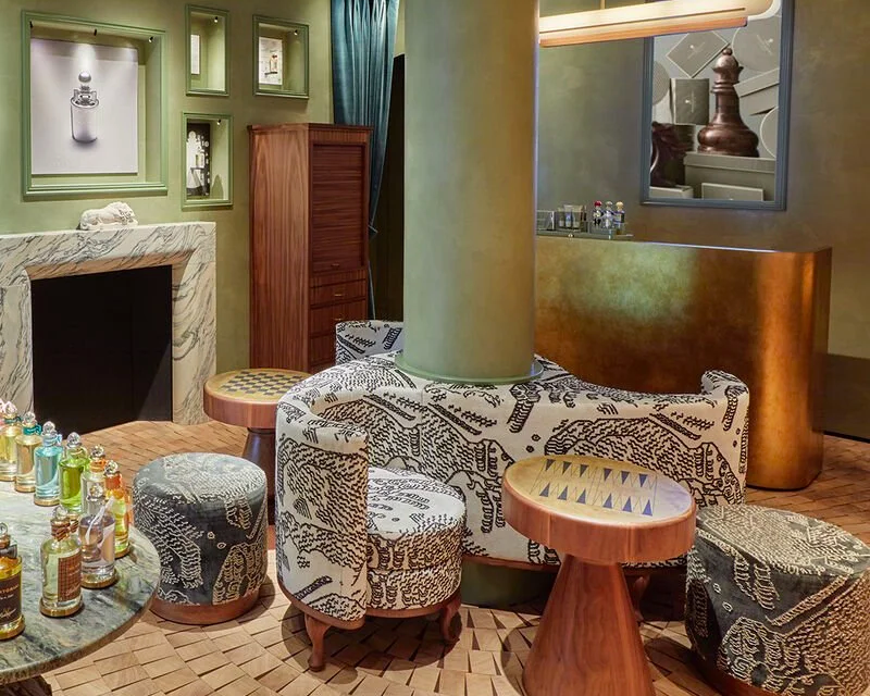 Central+seating+and+fireplace.png