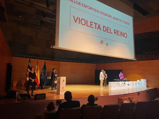 VIOLETA DEL REINO GALA PREMIS ESPORTS IB