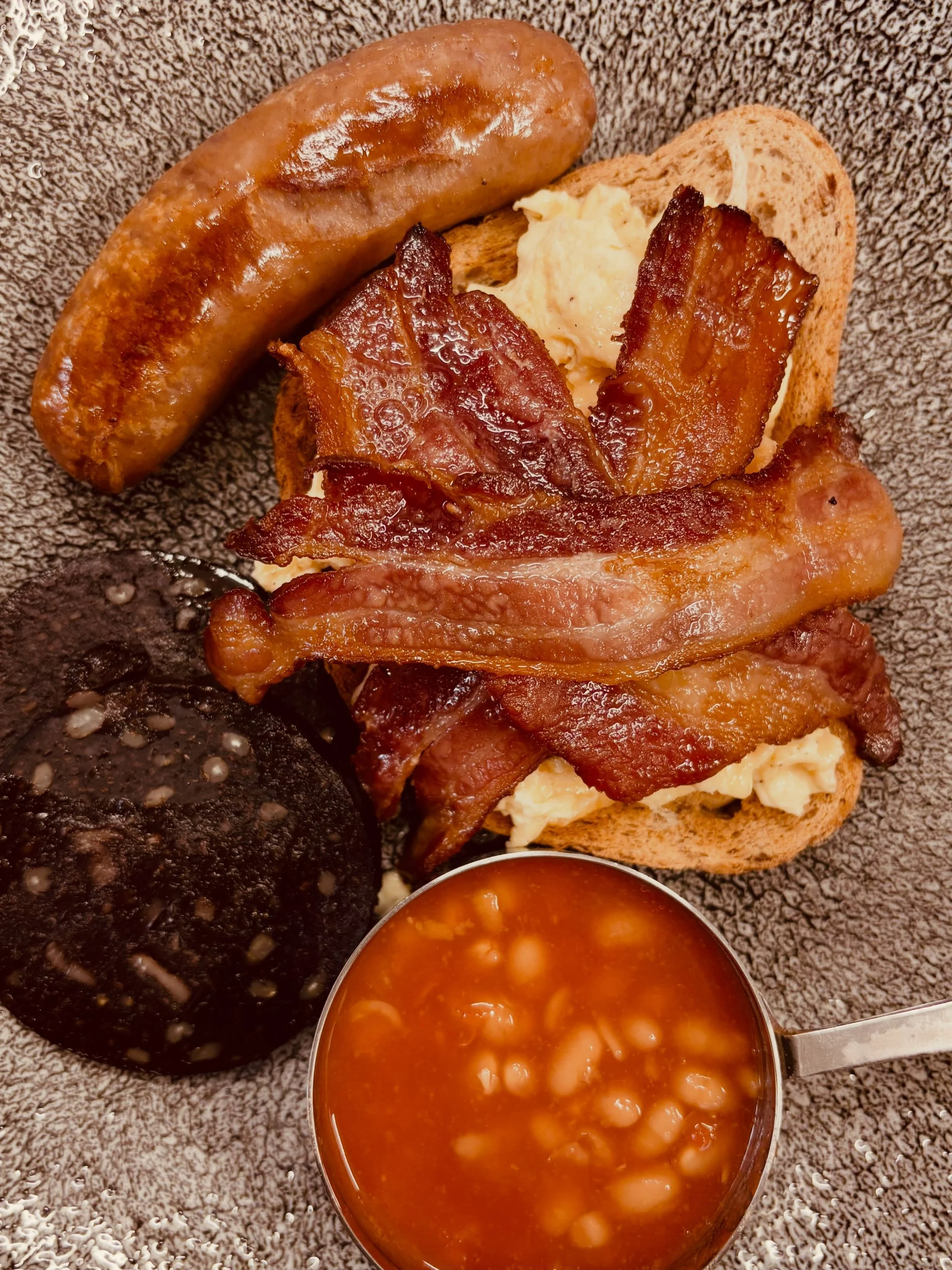 From Monday 24th August will be opening up on Mondays going forward.

We are also turning our breakfast menu into a brunch menu, so you can enjoy your breakfast favourites all day long

We look forward to seeing more of you at Roots &amp; Stone 😊