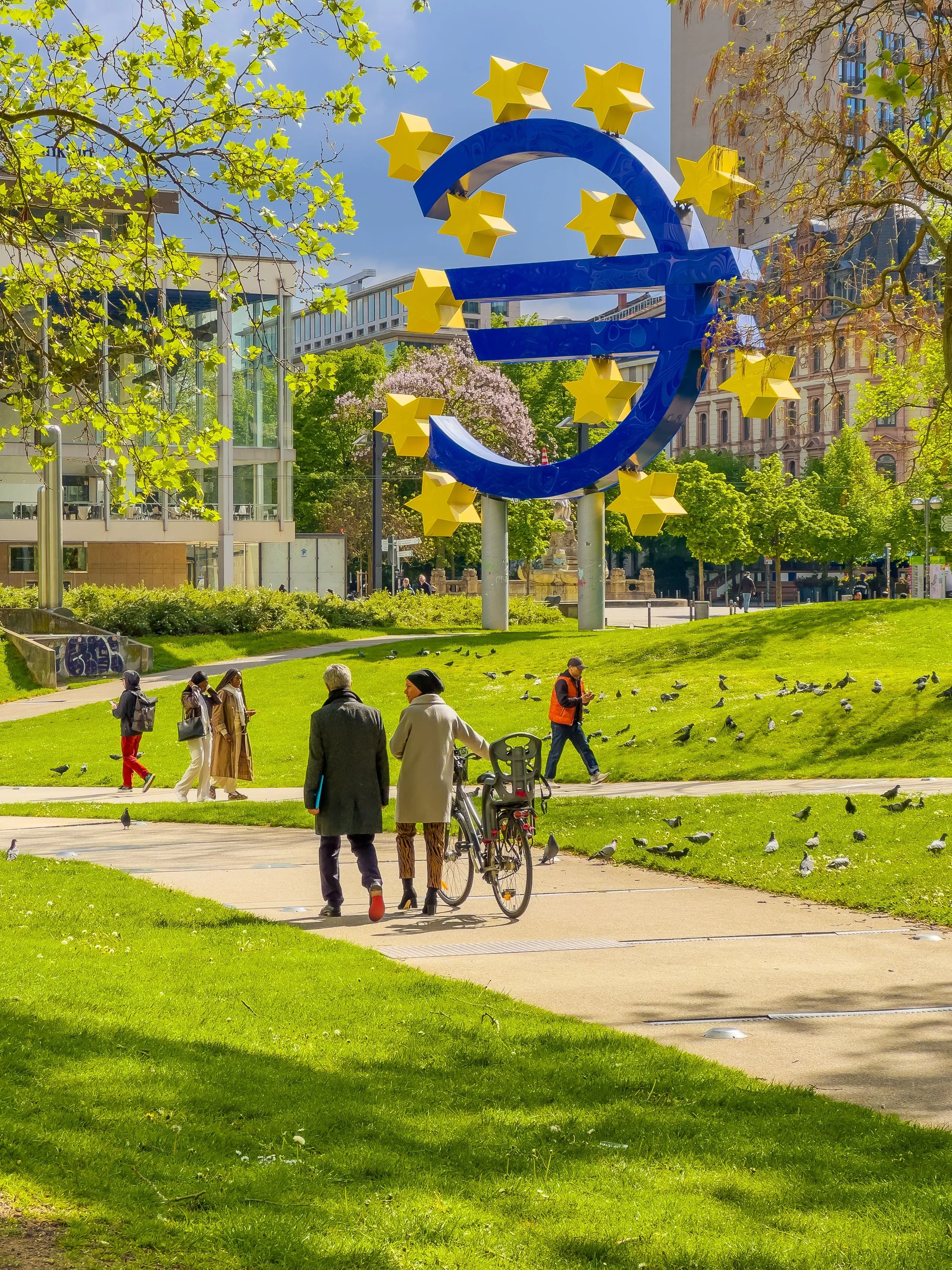 ECB takes centre stage as oil risks rise