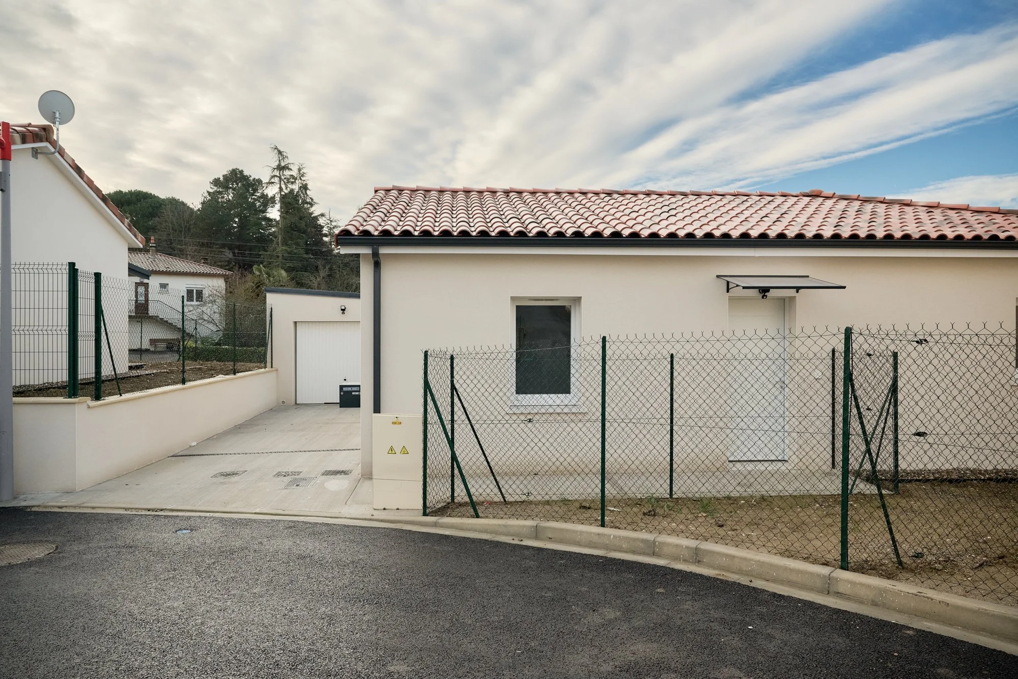 Vue extérieure des logements individuels réalisés à Bon-Encontre