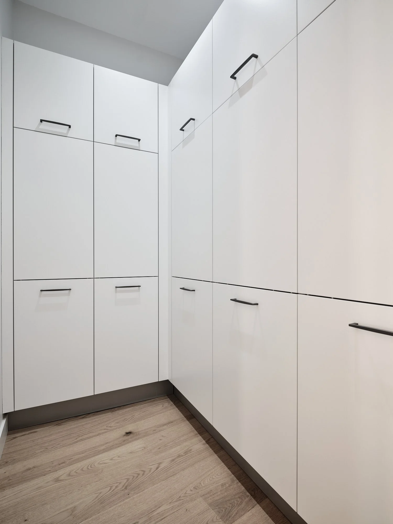 Rénovation appartement Agen LES PROMOTEURS dressing aménagé