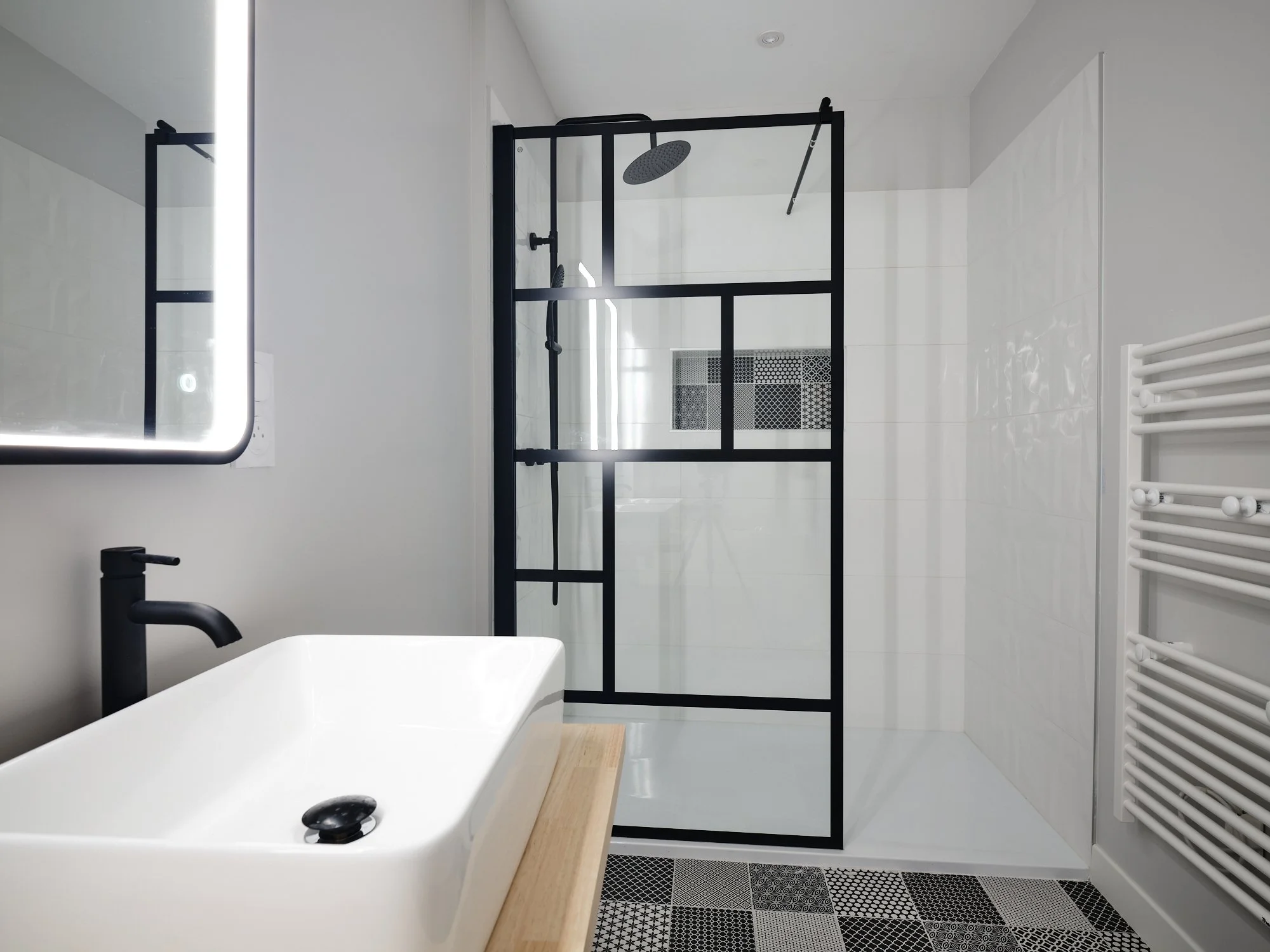 Rénovation appartement Agen LES PROMOTEURS salle de bain avec douche italienne