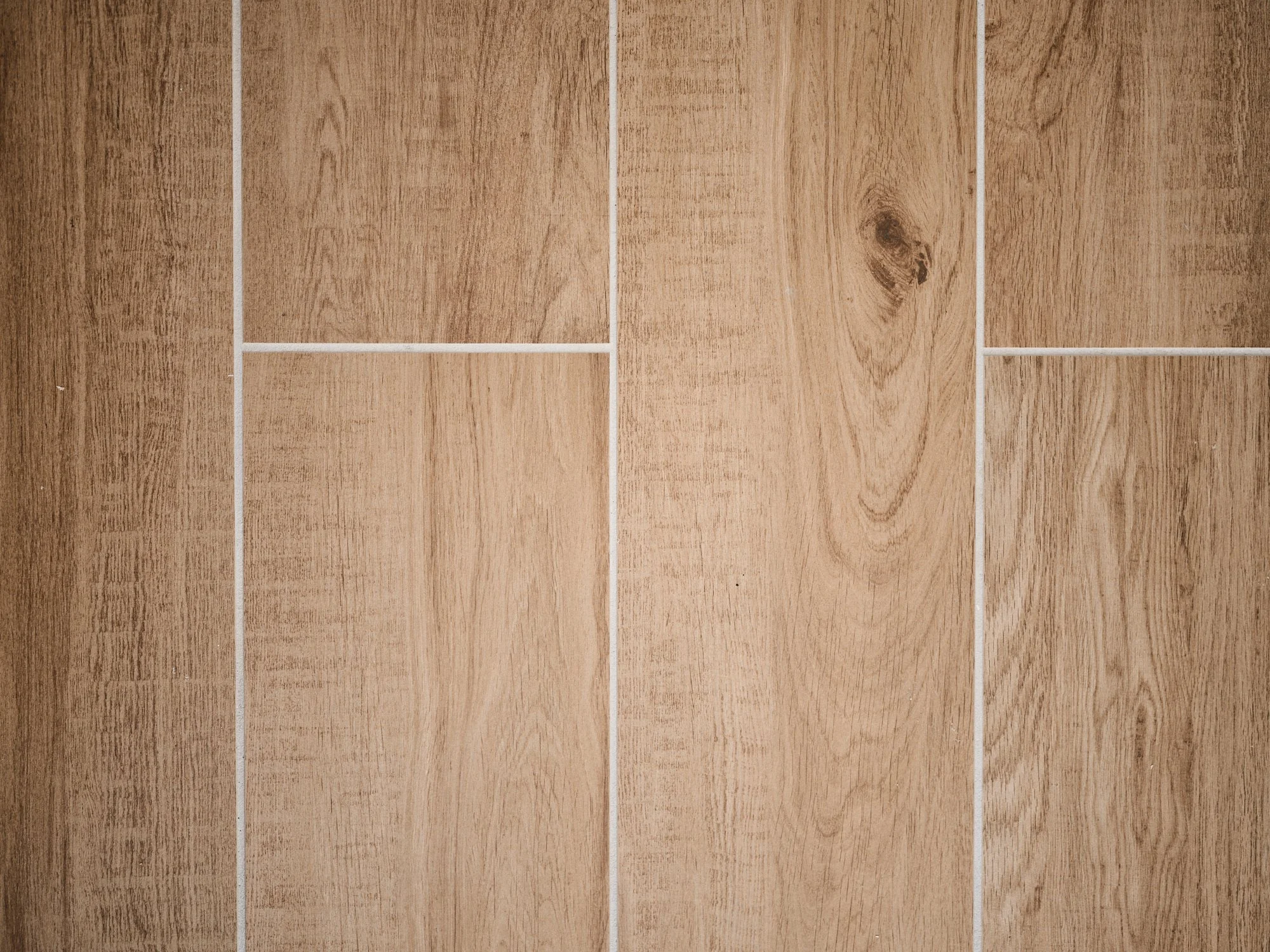 Optimisation des volumes sous toiture dans un appartement rénové
