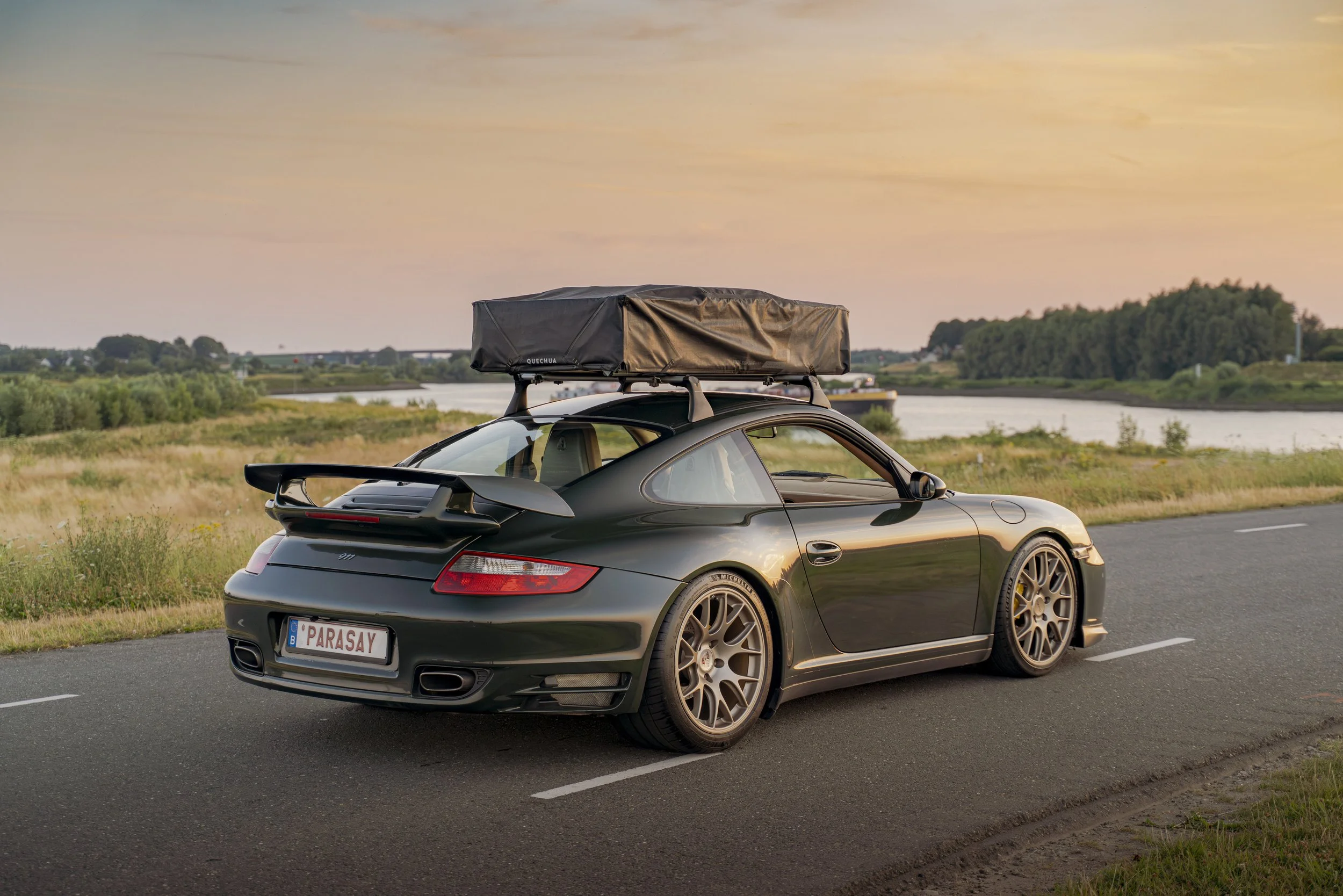 Porsche 997 With rooftent Classicout