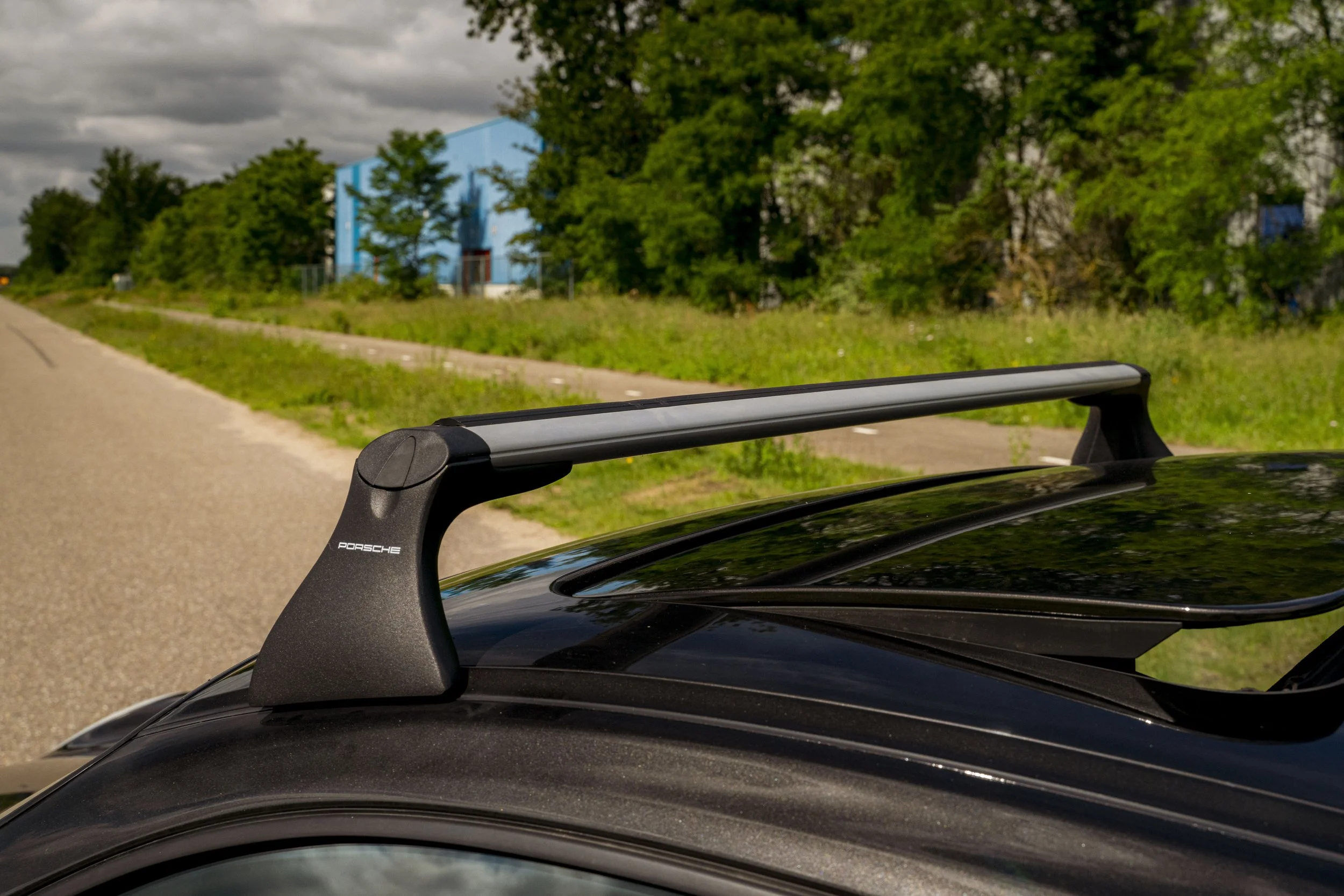 996/997 OEM Roofbars