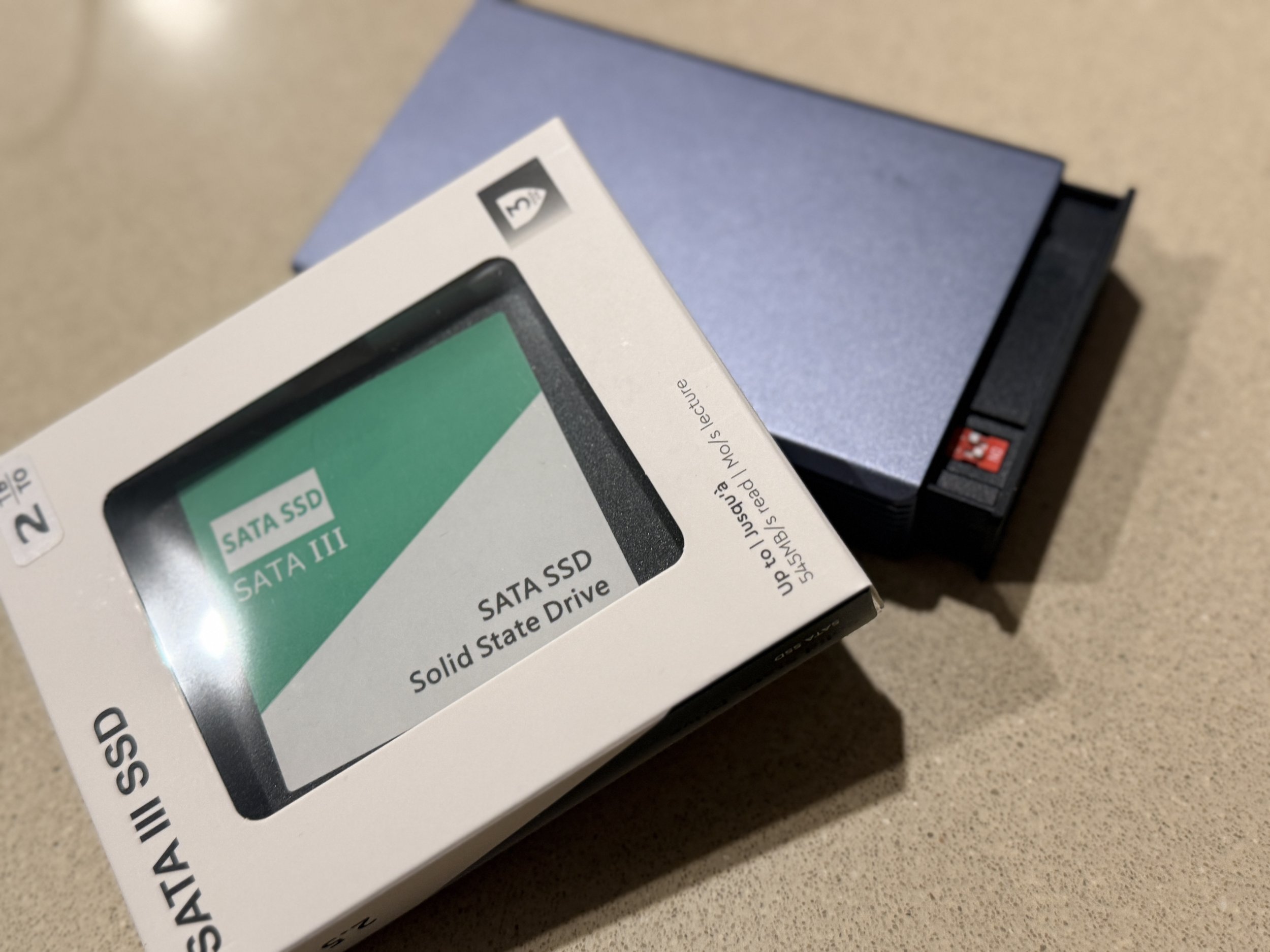 2 x 2TB SSD + Dual Drive (Premium Metal Case with 2 x 2TB SATA SSD)
