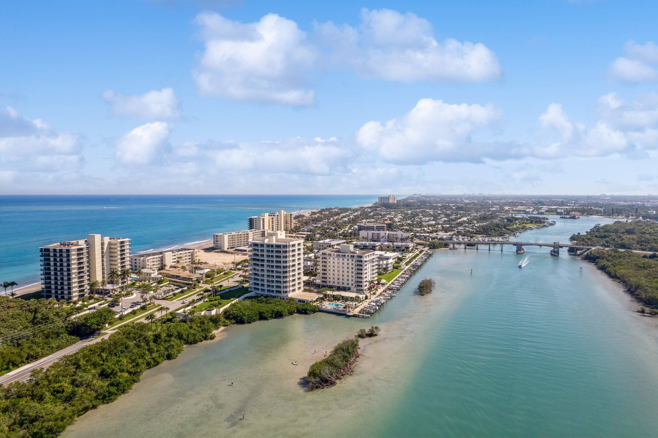 Jupiter Beach vs. Jupiter Island Beach: What Buyers Need to Know