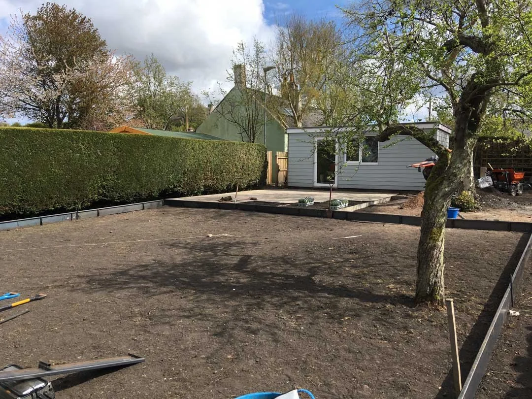norham-contemporary-garden-simple-planting-year-round-seating-interesting-woodland-12.jpg