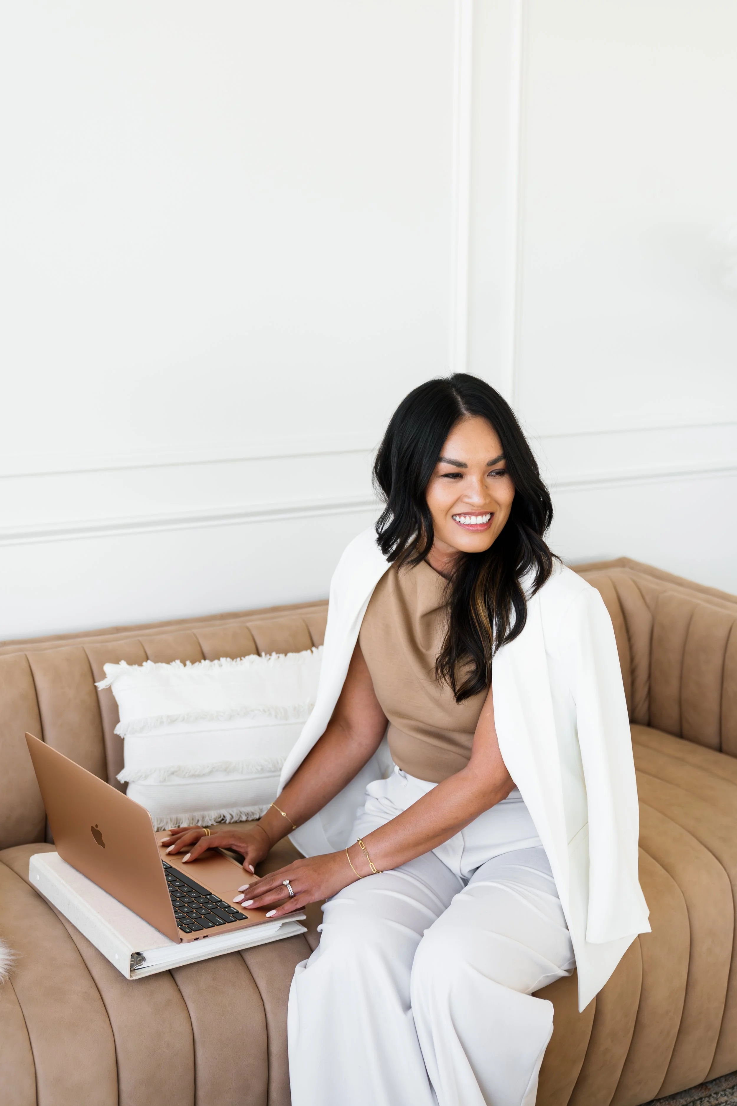 Professional bookkeeper helping beauty business owners manage finances and bookkeeping