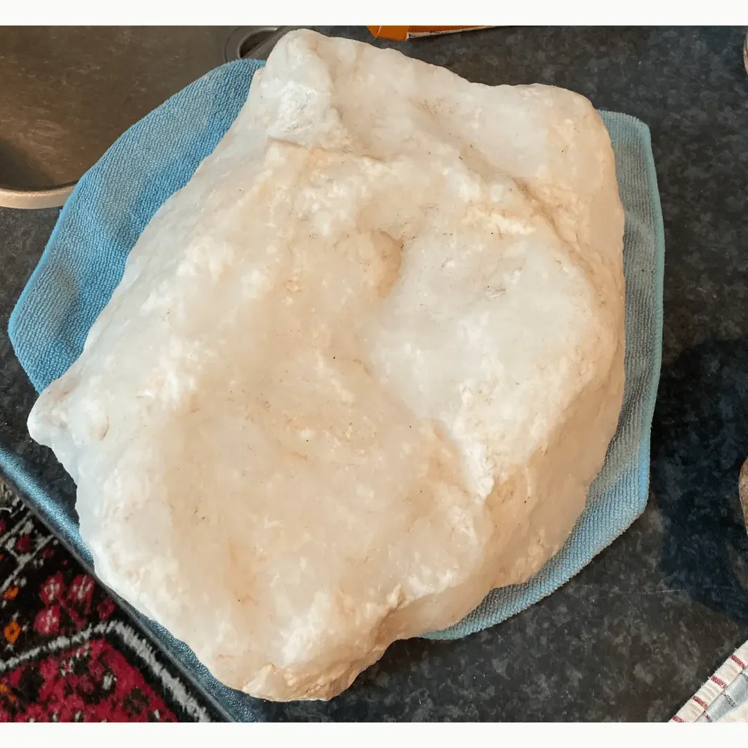 Achterkant van beeld Transparantie, witte albast.