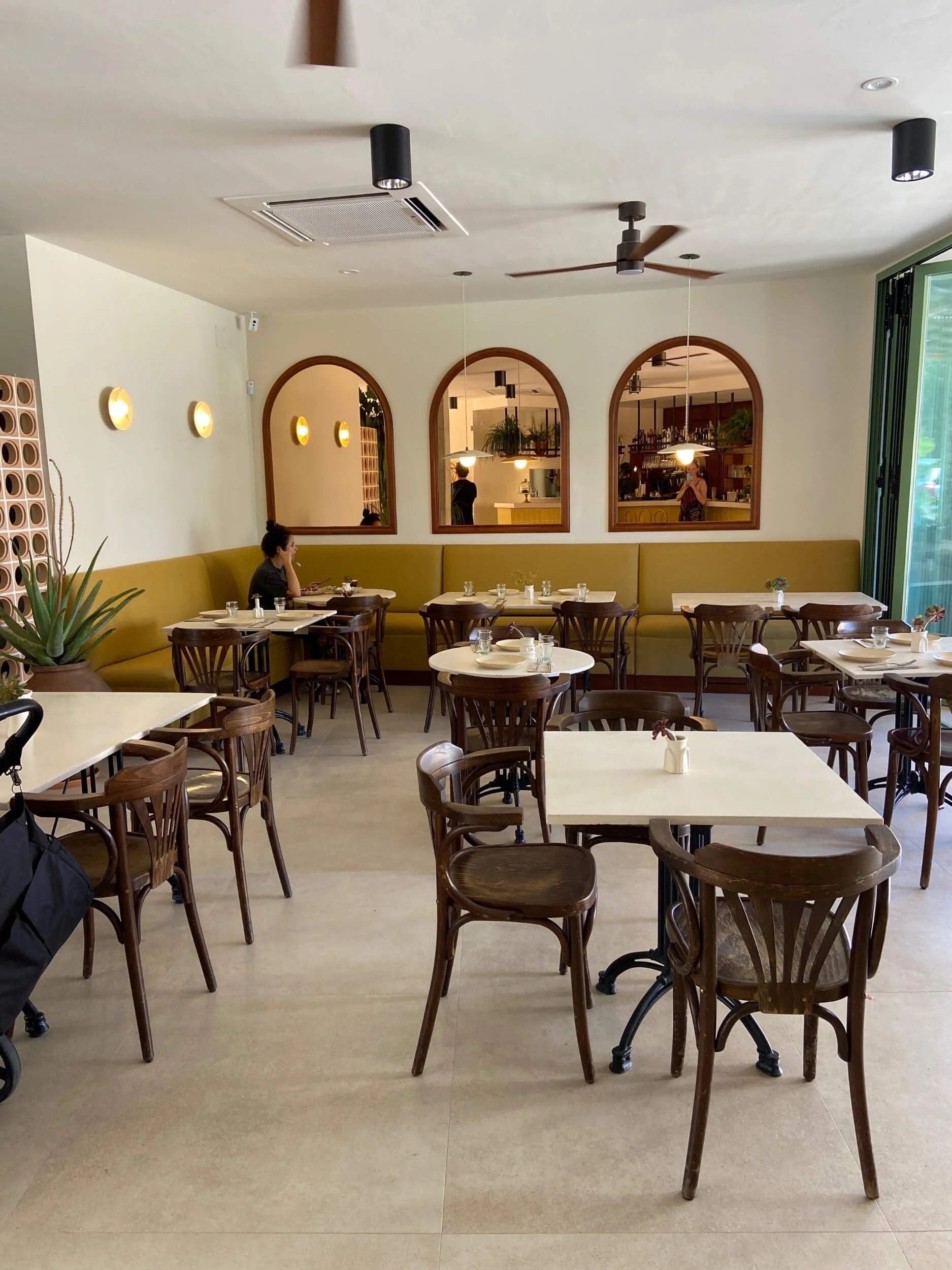 custom-upholstery-restauant-seats-mallorca-terreno-club-studio-sonny35.jpg