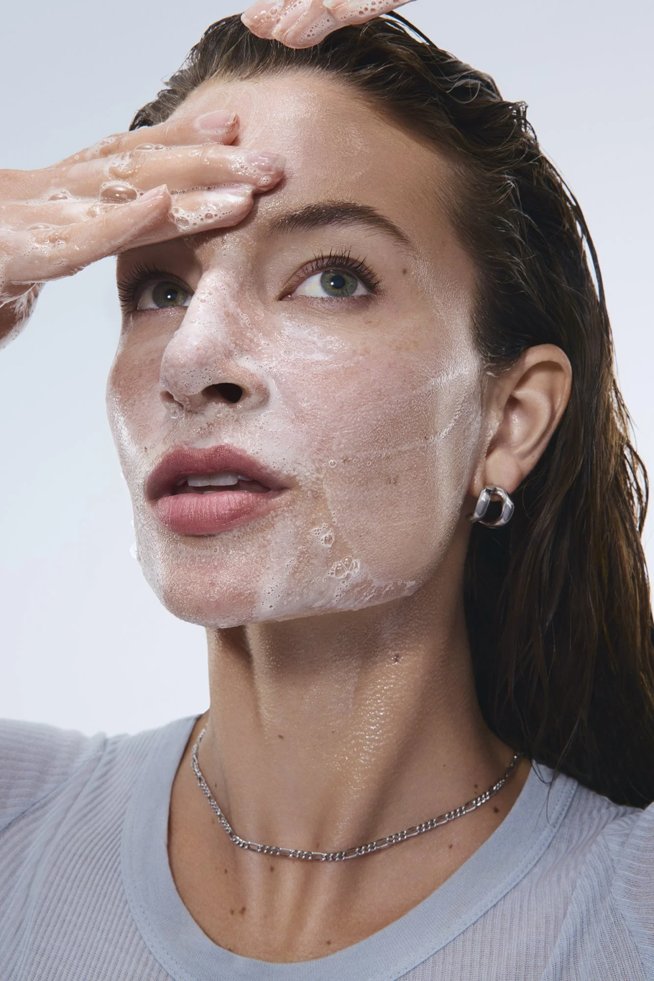 CETAPHIL_NOURISH_03_AMANDA_CLEANSING_01957_HR.jpg