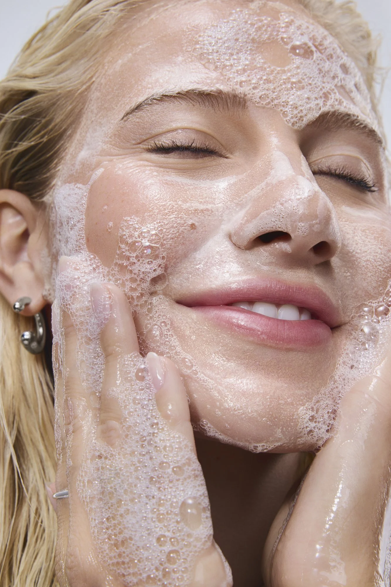 CETAPHIL_NOURISH_10_KENNEDY_CLEANSING_03972_2000.jpg