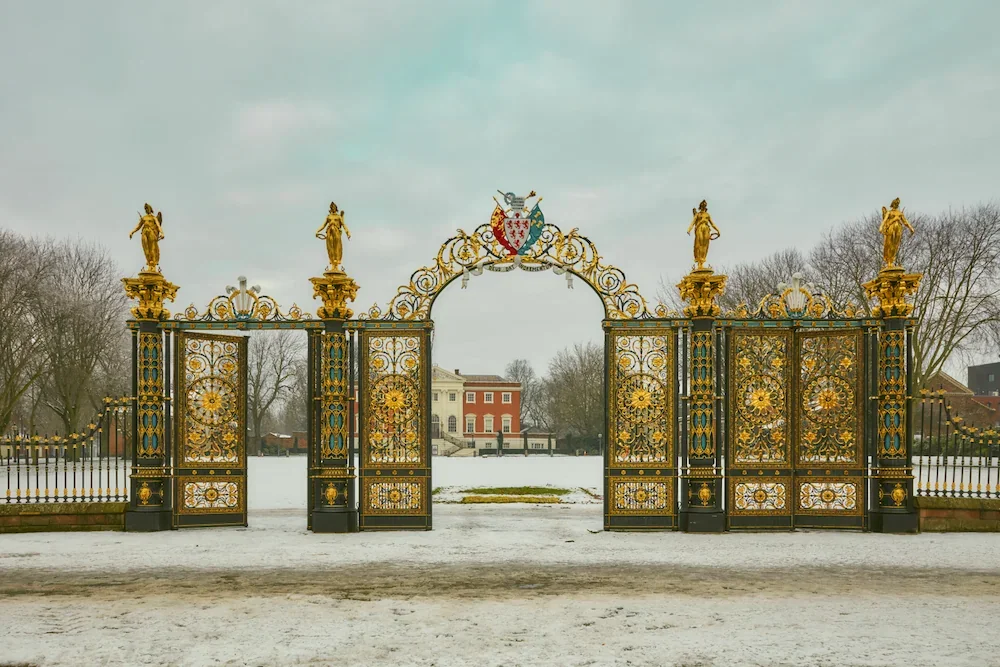 warrington-golden-gates-postcards-font.webp
