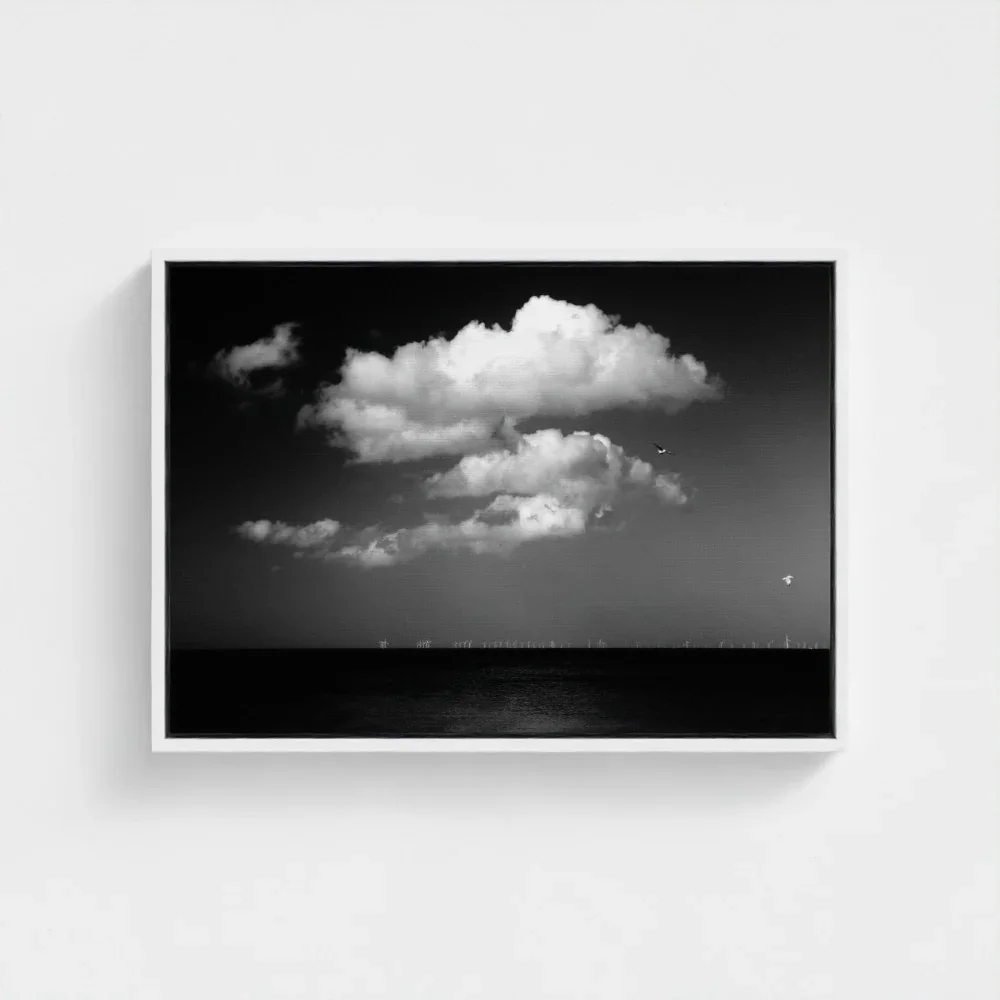 llandudno-promenade-north-wales-size-a2-white-framed-canvas.webp
