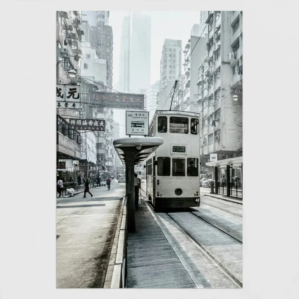 des-Voeux-Rd-west-sai ying pun-hong-kong -poscrd-font.webp