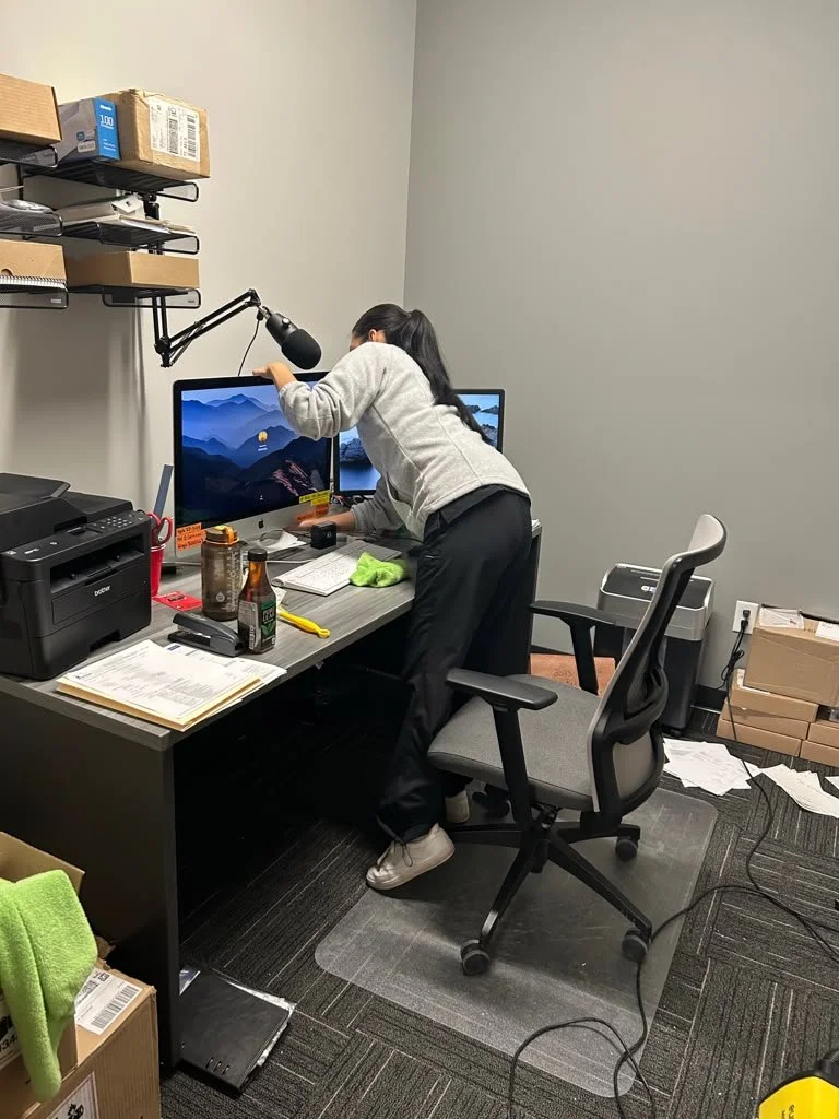 Cleaning office , Minneapolis