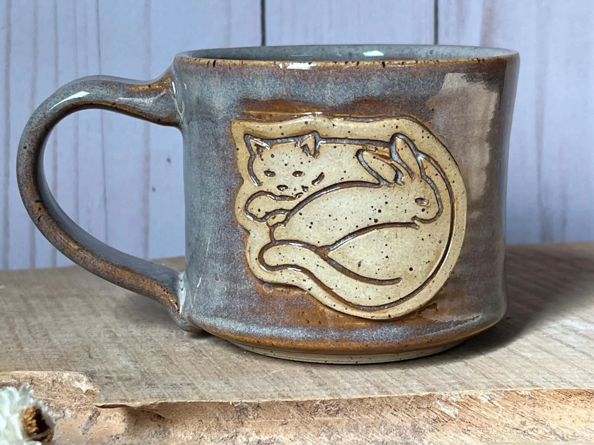 A while back I made a small commission for a friend, a drawing of their two pets to be put onto a ceramic mug. I just got back photos of the final product&mdash; SO STUNNING!! Gorgeous mug made by @michelledunhamceramics I&rsquo;m honoured that my dr