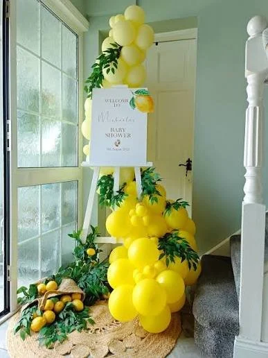 Lemon Yellow Balloon Easel w/Accents