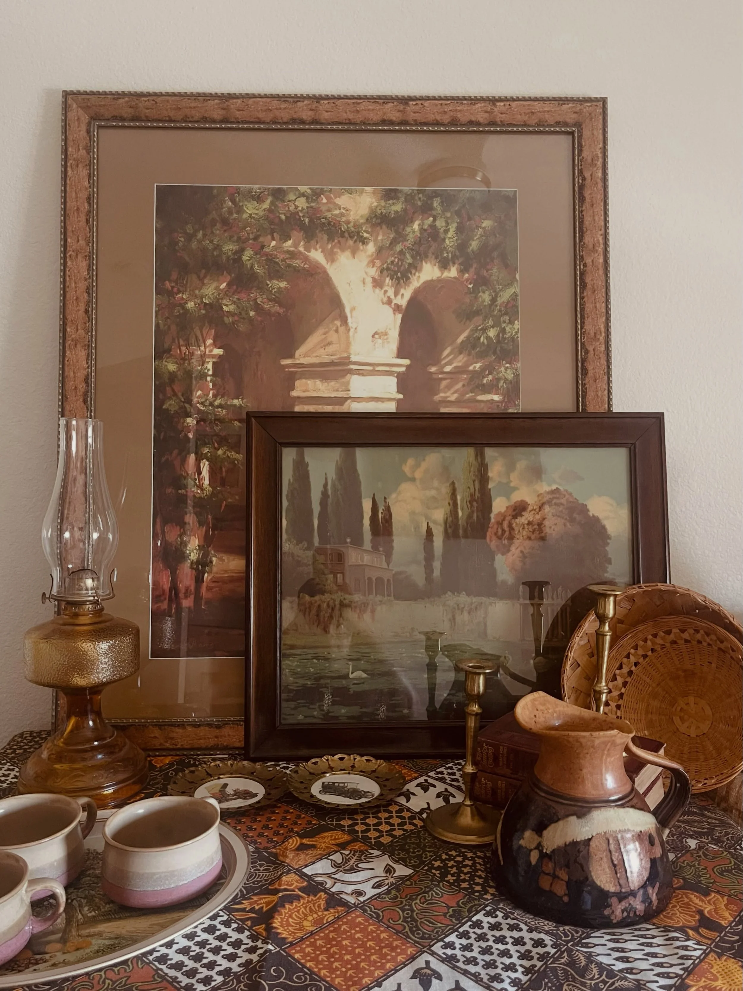 A few vintage finds that came together like they were meant to be. I love finding unique, collected pieces that add warmth, character, and a sense of history to a home.

These are the kind of pieces you don&rsquo;t find twice.

#VintageDecor #Vintage