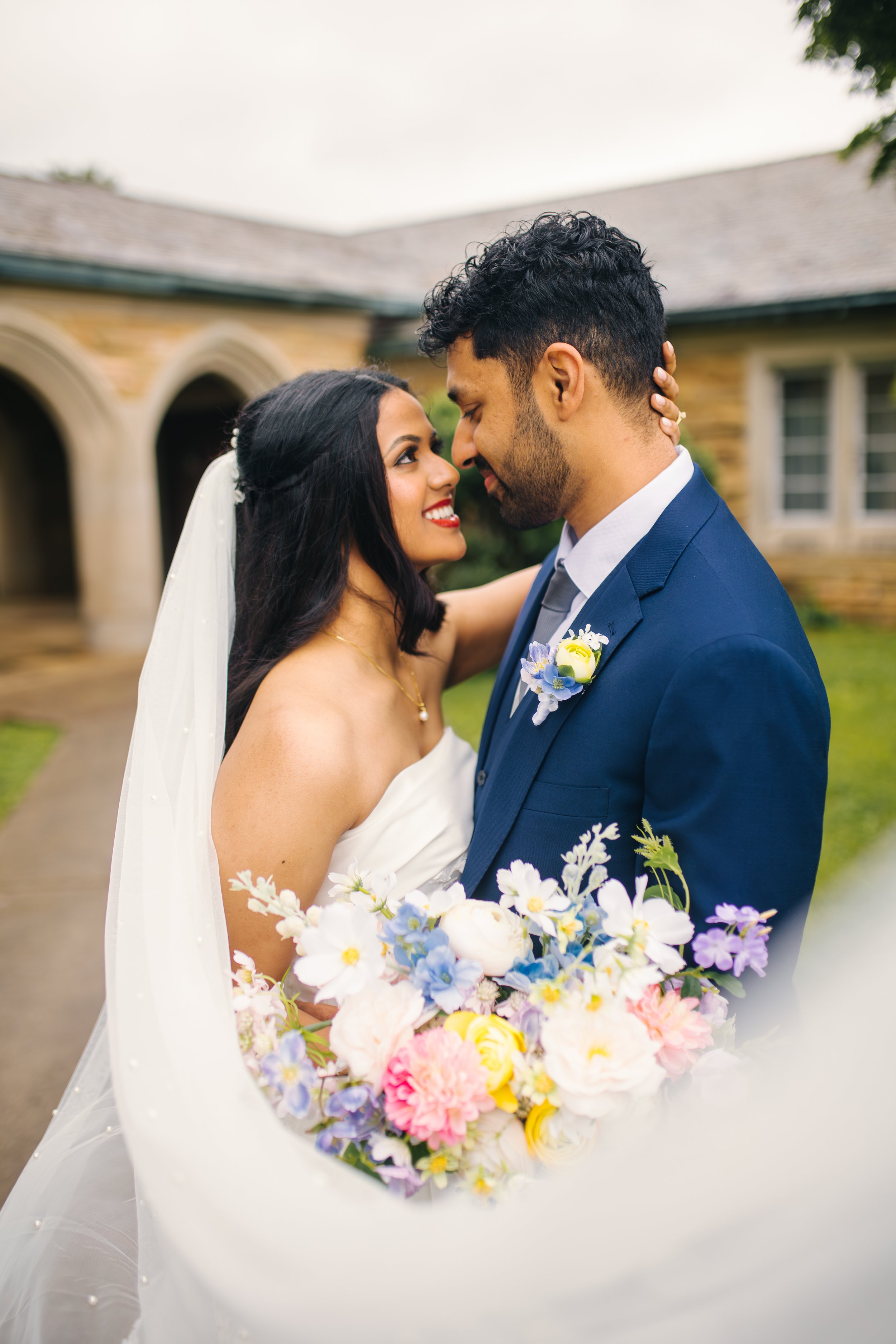 Faux or Fresh? What Brides Actually Ask Before Choosing Wedding Flowers