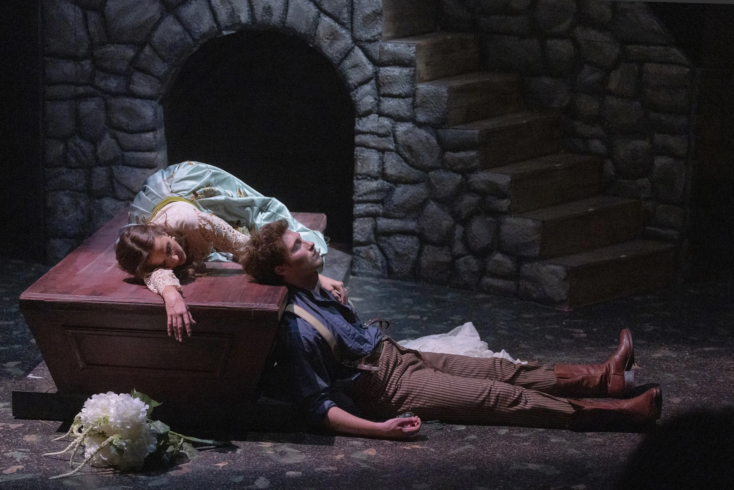 Young lovers Romeo and Juliet lie dead after thier plan to run away together falls apart