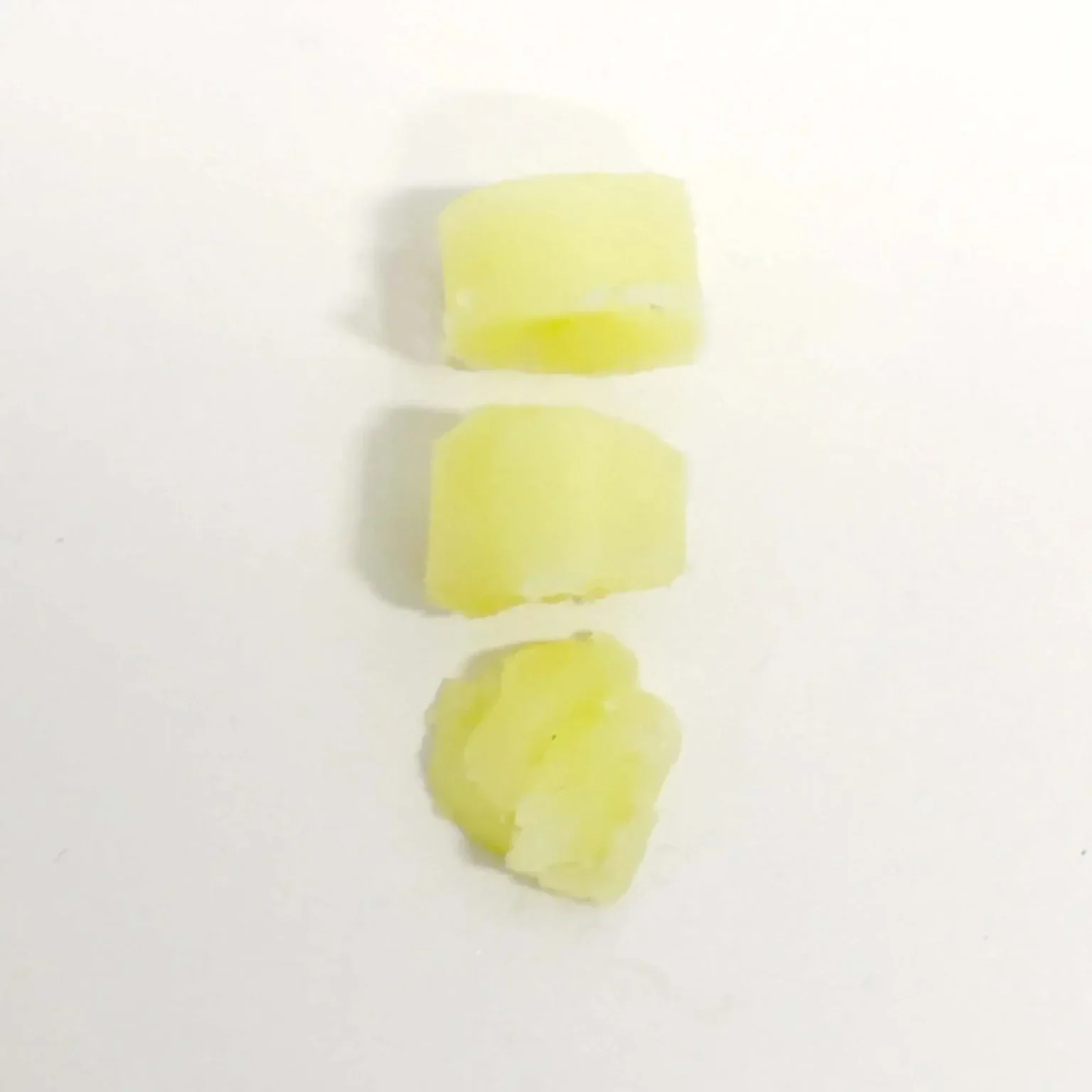 lip-balm-spf-texture-1536x1536.webp