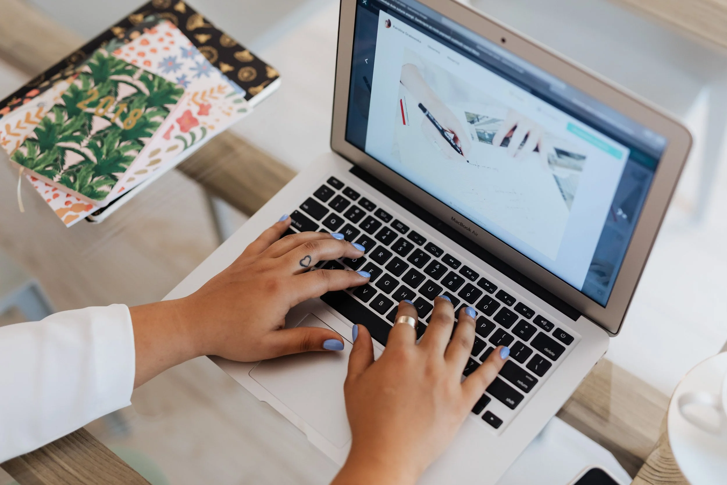 How to Start a Successful Substack (And Actually Build an Audience)