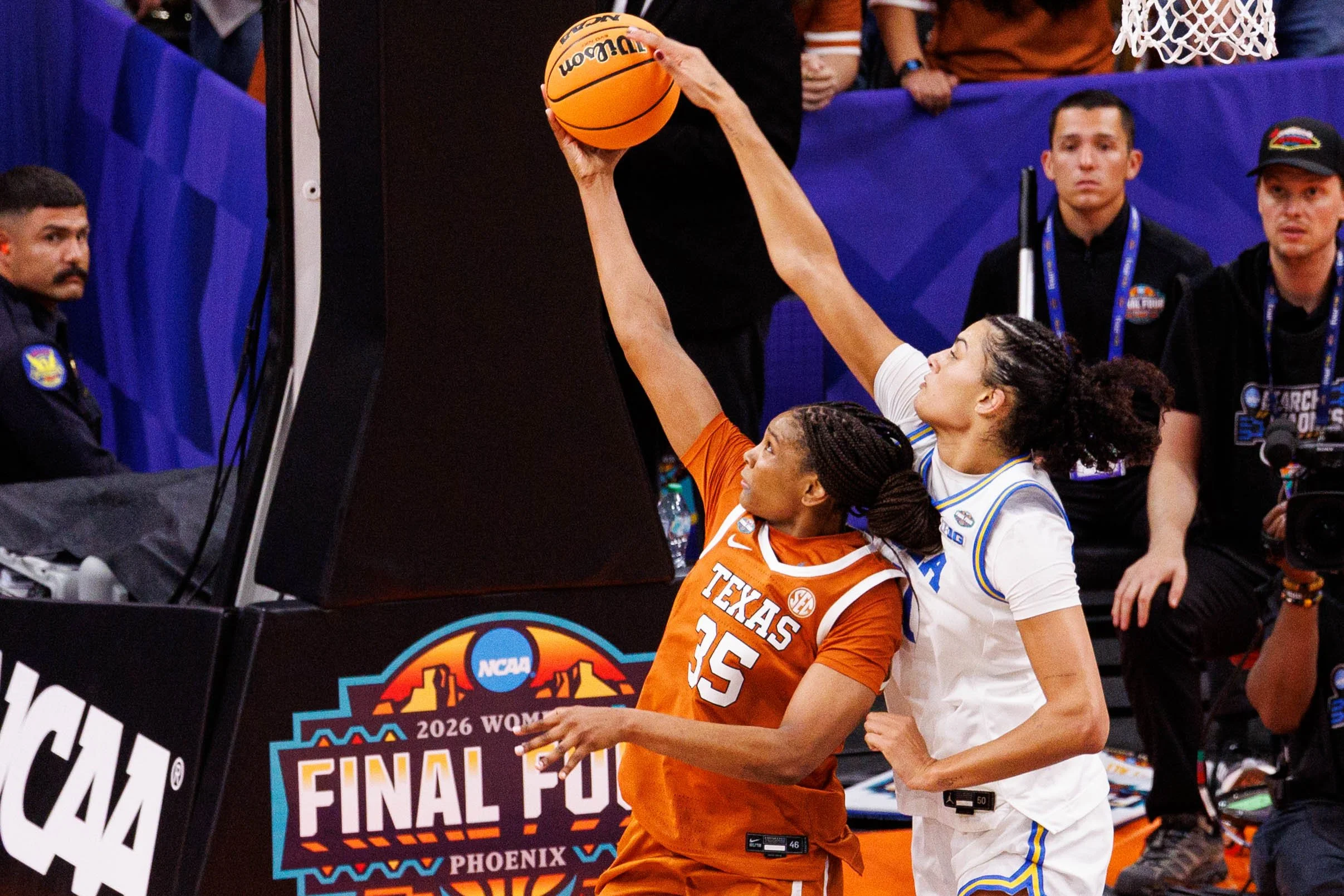 20260403_WBHOF_Game 2 _UCLA vs Texas_RB_060.JPG