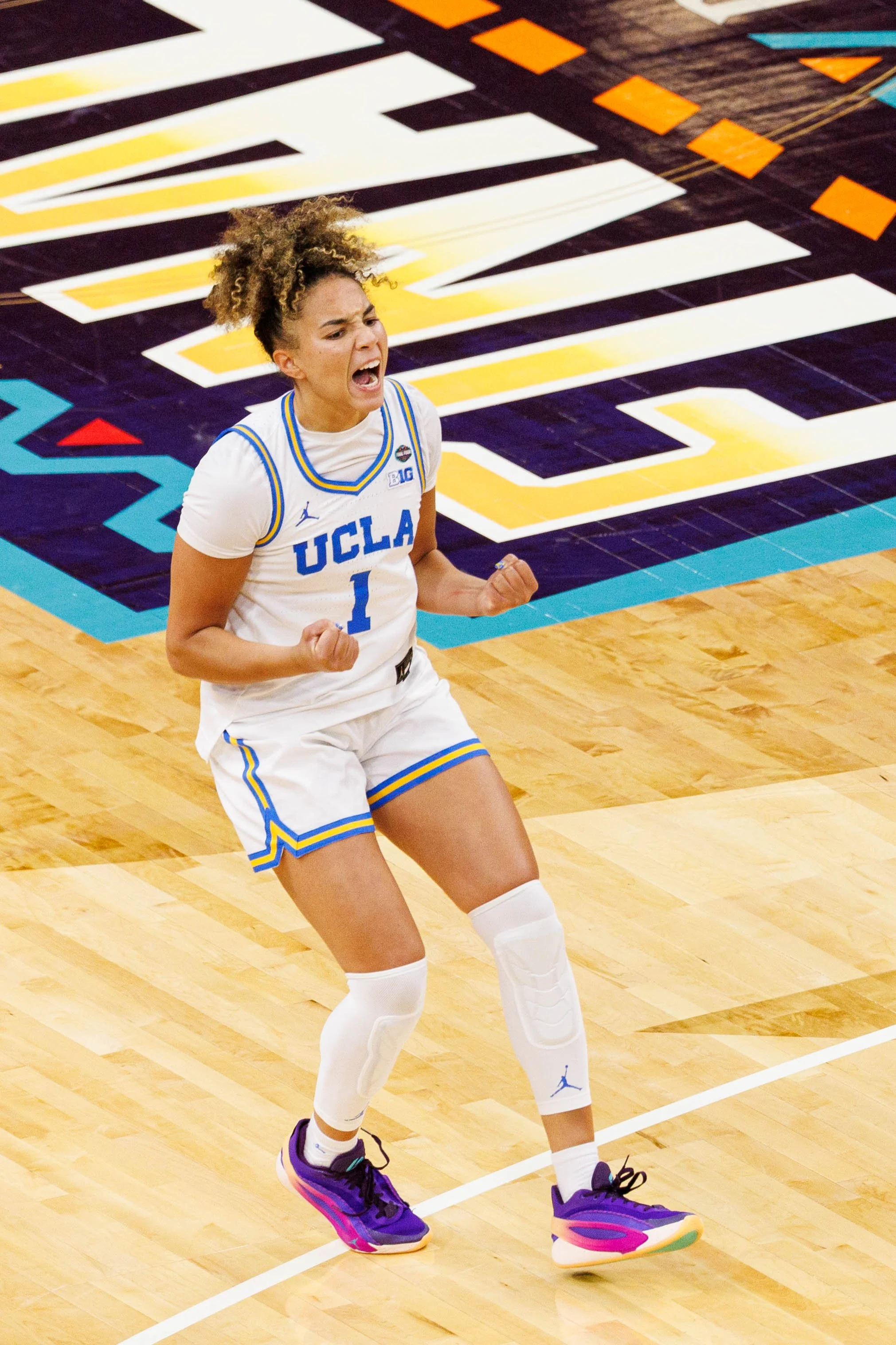 20260403_WBHOF_Game 2 _UCLA vs Texas_RB_052.JPG